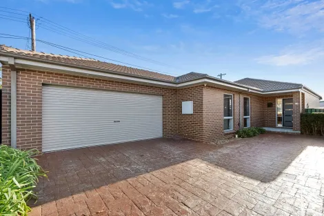 9b Fisk St, Monash, ACT 2904
