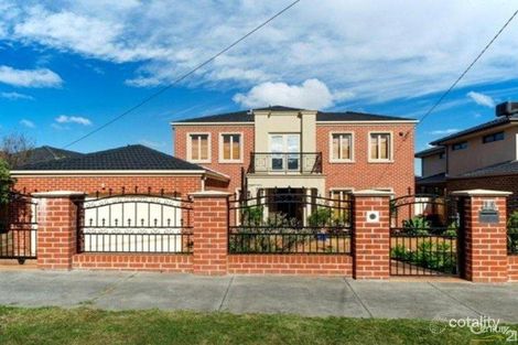 16 Tarakan Ave, Ashburton, VIC 3147