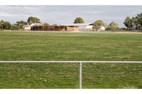 Property photo of 23 Gleneagles Drive Endeavour Hills VIC 3802
