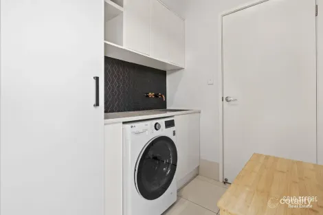 Property photo of 227 Riverstone Crossing Maudsland QLD 4210