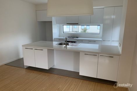 Property photo of 39 Central Park Walk Cheltenham VIC 3192