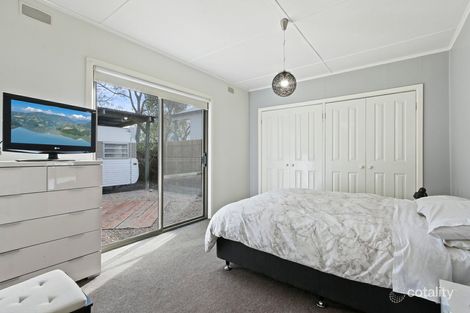 32 Fourth Ave, Raymond Island, VIC 3880