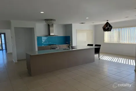 Property photo of 8 Lancashire Drive Cranbourne North VIC 3977