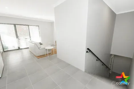 Property photo of 4/4 Broadway Bassendean WA 6054