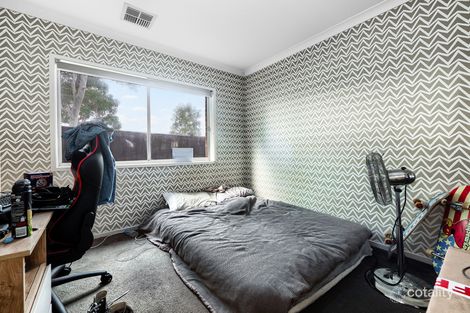 Property photo of 27 Red Maple Drive Cranbourne West VIC 3977