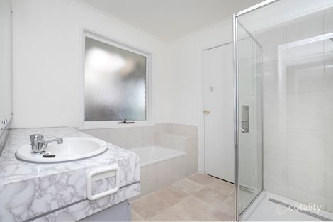 Property photo of 16 Valewood Drive Kealba VIC 3021