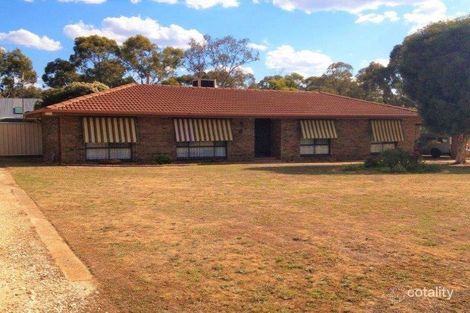 9 Forest Dr, Ascot, VIC 3551