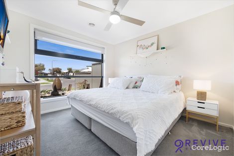 Property photo of 28 Cortula Road Cranbourne East VIC 3977