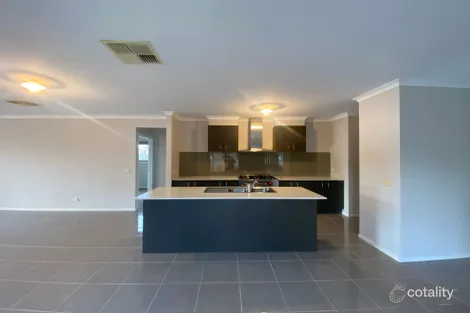 Property photo of 23 Stately Drive Cranbourne East VIC 3977