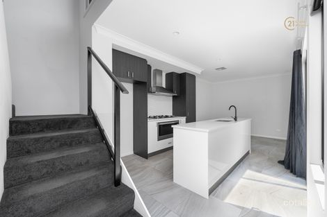 Property photo of 97 Wintergreen Crescent Treeby WA 6164