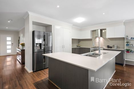 Property photo of 10 Wallaman Street Manor Lakes VIC 3024