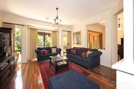 Property photo of 2 Reid Walk Macleod VIC 3085