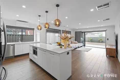 Property photo of 5 Nebula Court Fraser Rise VIC 3336