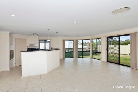 Property photo of 42 Rosewood Crescent Fletcher NSW 2287