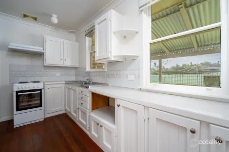 Property photo of 4 Helen Avenue Armidale NSW 2350