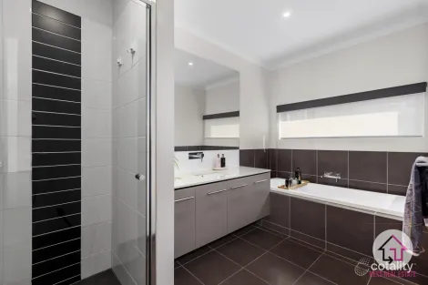 Property photo of 111 Wallara Waters Boulevard Wallan VIC 3756