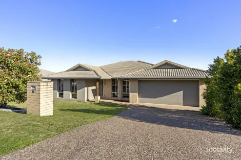 16 Alistair St, Glenvale, QLD 4350