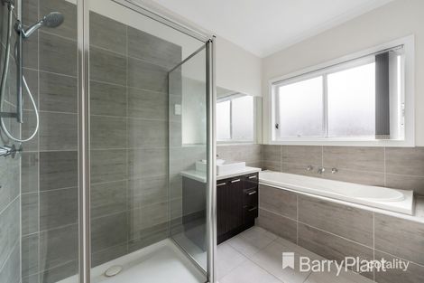 Property photo of 35 Cotton Field Way Brookfield VIC 3338