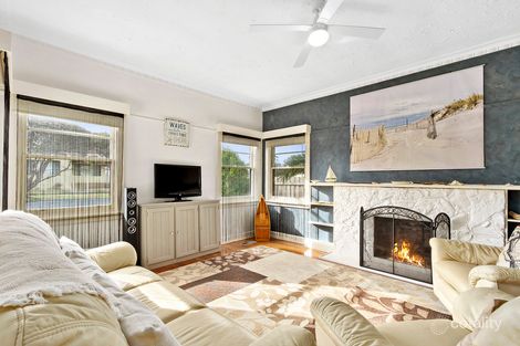 5 Heatherlea Gr, Lakes Entrance, VIC 3909