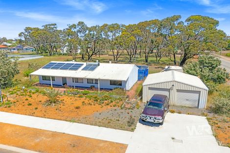 21 Armstrong St, Cranbrook, WA 6321