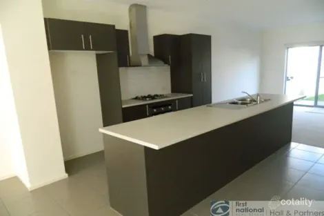 Property photo of 11/11 Howqua Place Pakenham VIC 3810