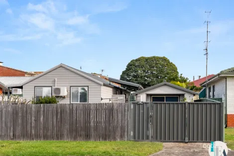 12 Lagoon St, Barrack Heights, NSW 2528