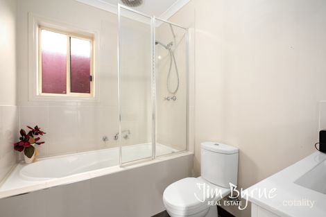 Property photo of 3/4 Lima Place Pakenham VIC 3810
