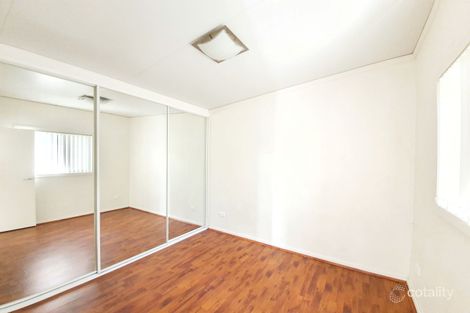 Property photo of 32 Tasman Avenue Lethbridge Park NSW 2770