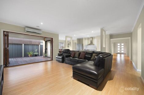 Property photo of 7 Fenland Place Keysborough VIC 3173