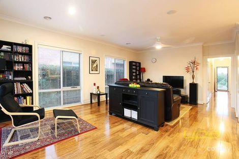 Property photo of 33 Eaglehawk Boulevard Eynesbury VIC 3338
