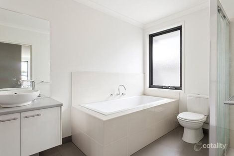 Property photo of 48 Mawarra Crescent Chadstone VIC 3148