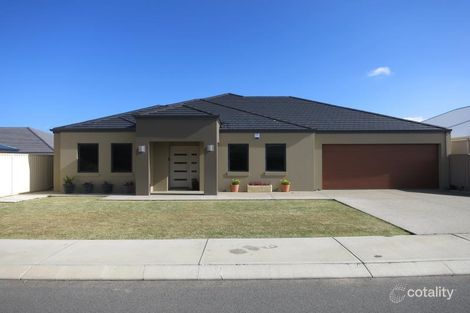 3 Velaluka Dr, Lake Coogee, WA 6166