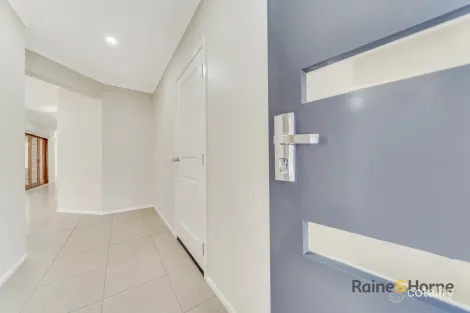 Property photo of 36 Thunderbolt Drive Cranbourne East VIC 3977