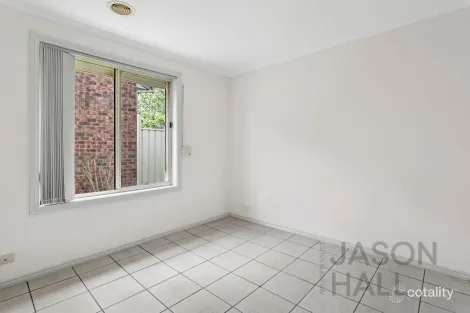 Property photo of 21 Tyenna Close Amaroo ACT 2914