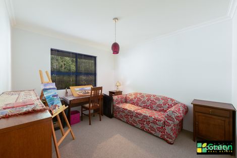 Property photo of 9 Honeysuckle Ramble Halls Head WA 6210