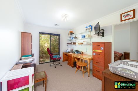 Property photo of 9 Honeysuckle Ramble Halls Head WA 6210