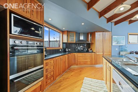 Property photo of 6 Mills Court Smiths Beach VIC 3922