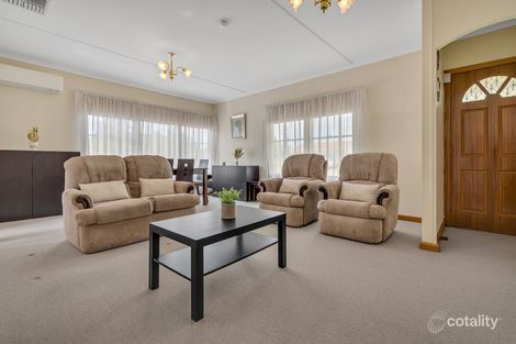 30 Pyalong Cres, Dallas, VIC 3047