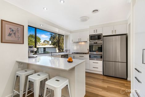 Property photo of 13 Yeramba Close Strathdale VIC 3550
