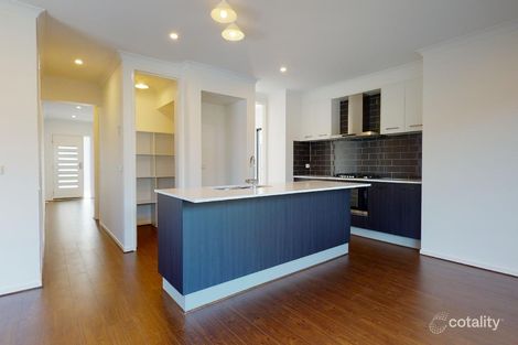 Property photo of 34 Timbarra Chase Cobblebank VIC 3338