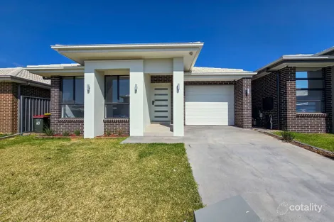 10 LENTIL ST, ORAN PARK, NSW 2570