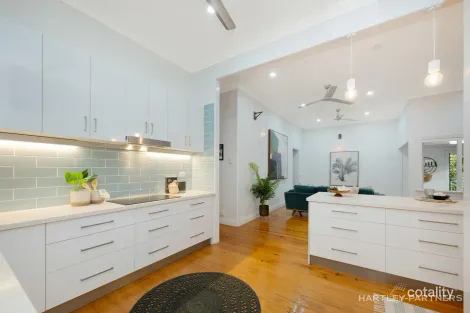 Property photo of 5 Gilbert Crescent Castle Hill QLD 4810