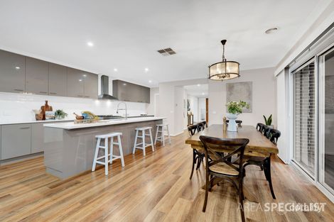 Property photo of 21 Mernoo Avenue Clyde North VIC 3978