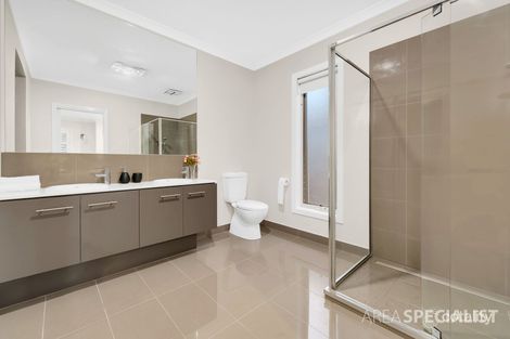 Property photo of 21 Mernoo Avenue Clyde North VIC 3978