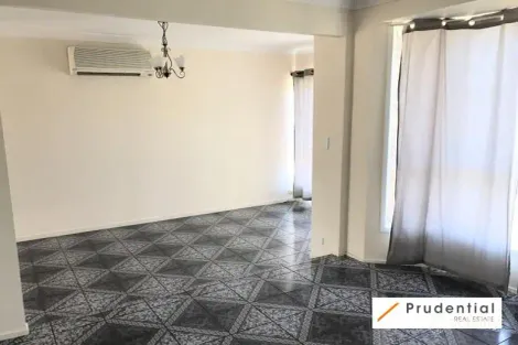 Property photo of 14 Cyclamen Place Macquarie Fields NSW 2564