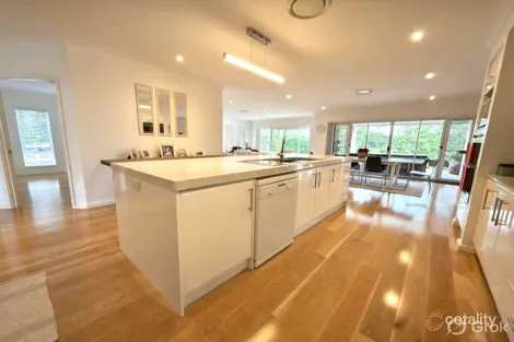 Property photo of 48 Stuart Street Barellan Point QLD 4306