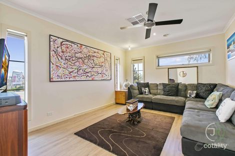 Property photo of 2 Ferrari Drive Cranbourne East VIC 3977