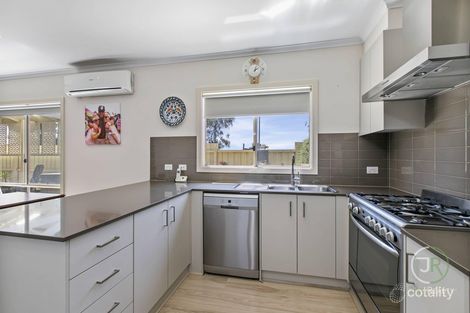 Property photo of 2 Ferrari Drive Cranbourne East VIC 3977
