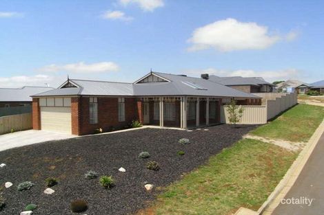 22 Walker Dr, Drouin, VIC 3818