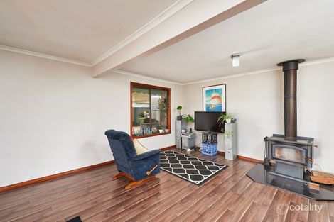 Property photo of 74 Undurra Drive Glenfield Park NSW 2650